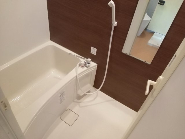 狛江市東和泉１丁目の賃貸マンションの浴室