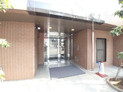 【エントランス】 | Dorm淡路 | 落ち着いたエントランスです