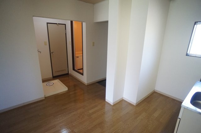 吉甚ハイツＣ棟の居間・リビング