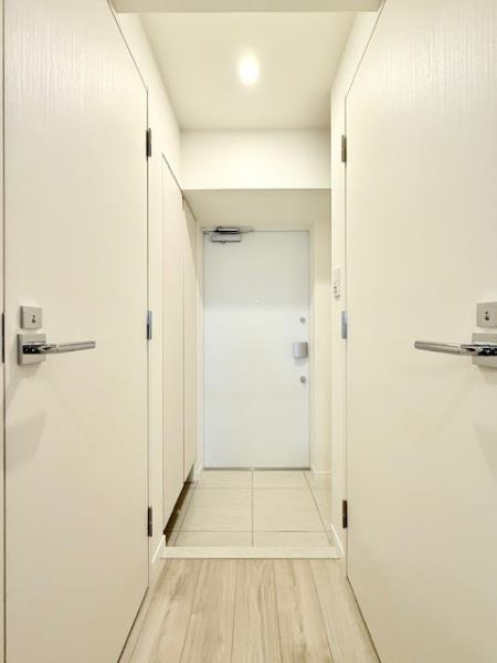 アジールコート町屋の玄関