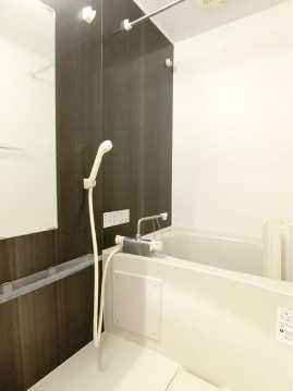 【浴室】 | EUROPORT Honancho | 浴室乾燥機付きバス。