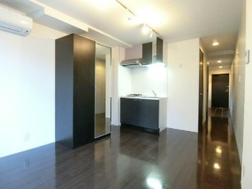 【収納】 | EUROPORT Honancho | クローゼット完備。