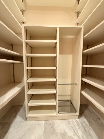 シティハウス川端町の収納