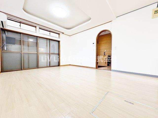 SHINY花の居間・リビング