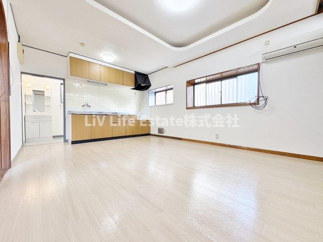 SHINY花の居間・リビング