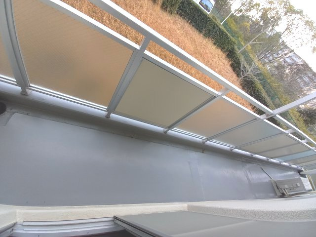 ひよどり台3団地22号棟のバルコニー