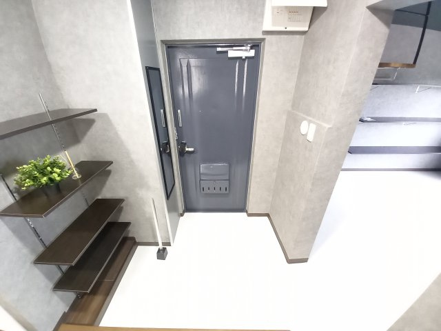 ひよどり台3団地22号棟の玄関