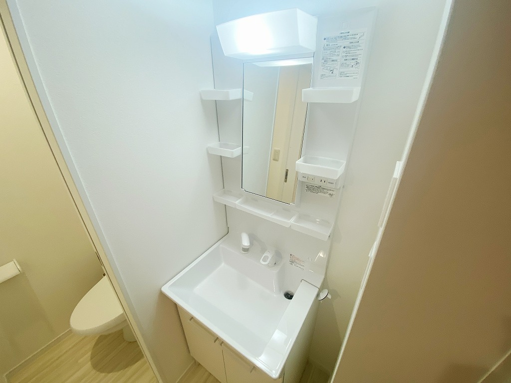 セレーノ西浦和の洗面所|別号室の参考写真です。