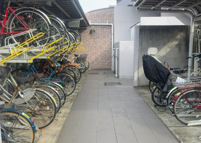 【駐輪場】 | メイツ相模大野 | マンションの駐輪場は、事前に空きがあるか確認を取ると安心です。せっかく入居したのに駐輪スペースがない！なんてことになったら大変ですよね。そこで、内見時や購入前にはまず事前に確認しておくと良いでしょう。