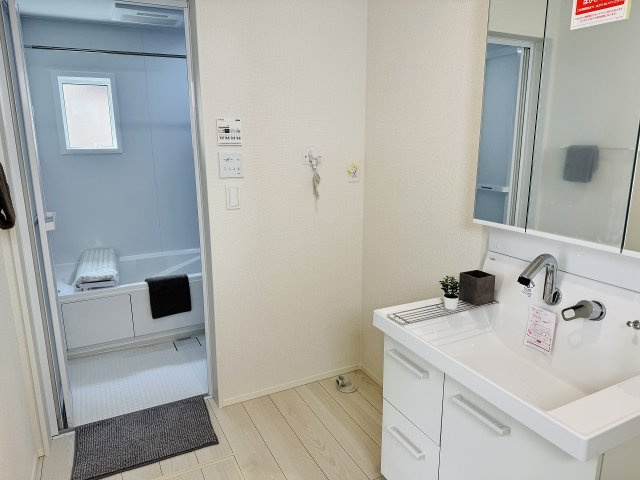 八王子市　下恩方町　新築一戸建て　２４ー１期の脱衣所|～ゆとりある広さの脱衣所～