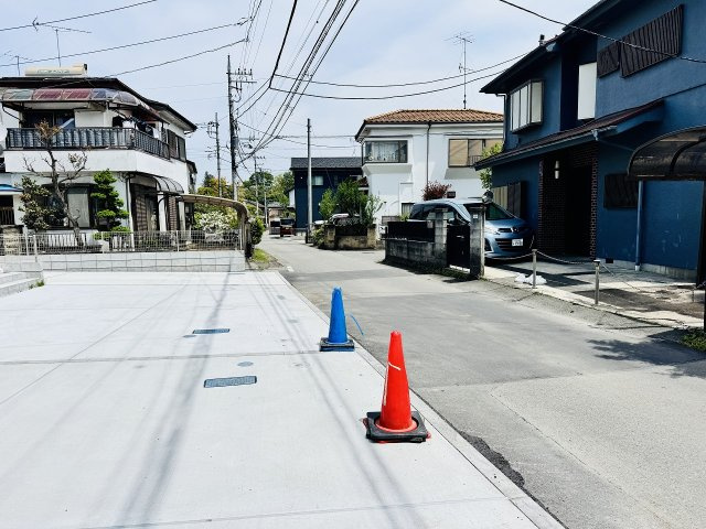 八王子市　下恩方町　新築一戸建て　１期の前面道路含む現地写真|～南東側4.0ｍ道路に面しています～