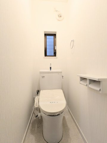 葛飾区西水元６丁目の戸建のトイレ|～1階 トイレ写真～