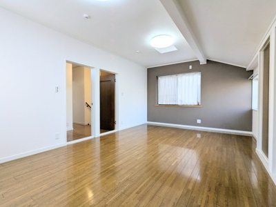 【寝室】 | 葛飾区西水元６丁目の戸建 | ～天窓付きの主寝室写真～