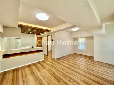 【居間・リビング】 | グリーンパーク第16綾瀬 | 【居間・リビング】「ＬＤＫは家族団らんをデザイン」広いＬＤＫでは家族が集まり一緒の時間を過ごせる工夫がされております。何気ない一日の当たり前のひとコマがいつか一生の宝物になります