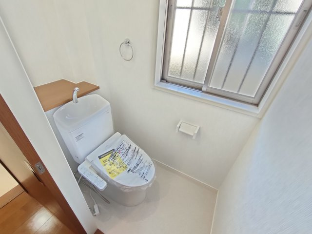 古河市けやき平1丁目　リフォーム物件のトイレ|〇トイレ〇
新品交換済み！温水洗浄便座です♪
2026年1月撮影