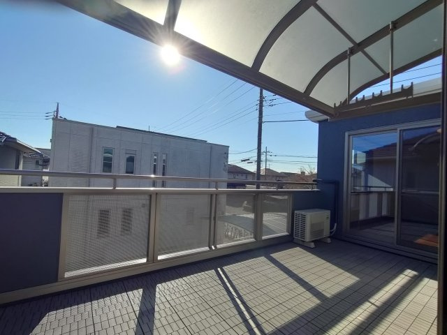 古河市けやき平1丁目　リフォーム物件のバルコニー|〇バルコニー〇
広々屋根付きバルコニー！２居室から出入りできるので、お布団を干す際にもとても便利です♪
2026年1月撮影