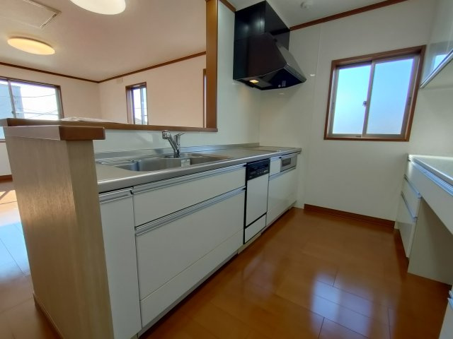 古河市けやき平1丁目　リフォーム物件のキッチン|〇キッチン〇
お掃除楽々なIHクッキングッヒーター（＾＾）クリーニング済みシステムキッチンです♪
2026年1月撮影