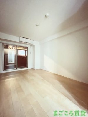 【洋室】 | YOSHITOMI SANNOU