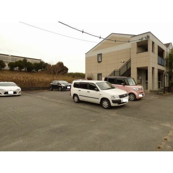 プロニティ（市場町）の駐車場