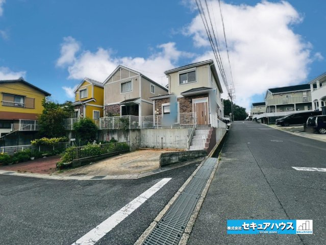 【今からご案内可能♪】東郷町春木台5丁目　中古戸建の前面道路含む現地写真|事前予約にて現地ご見学いただけます！お気軽にお問い合わせください♪
■株式会社　セキュアハウス　豊明支店■
住宅ローンに強く、知識、経験豊富なスタッフ在籍
お客様に寄り添い、ご成約後もサポート致します