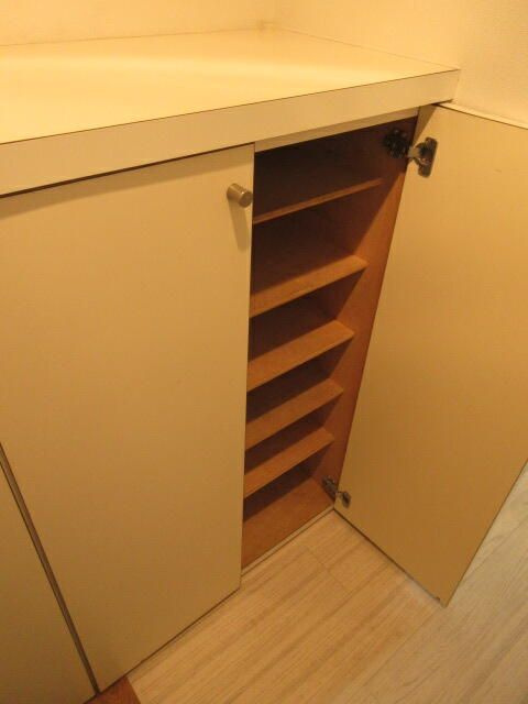 西日暮里１・４・３の収納