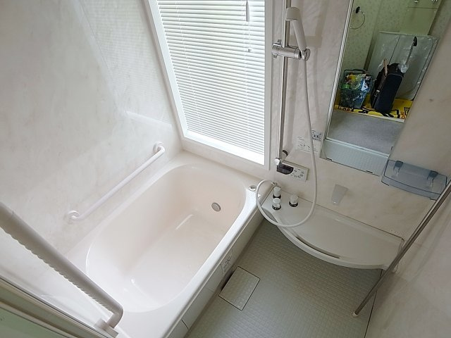 ひょうご夢野ひかりと風の家の浴室|追炊き・浴室乾燥機付