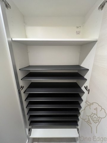 Alivis北梅田の玄関