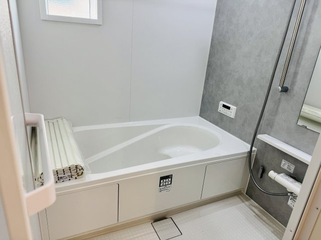 八王子市　下恩方町　新築一戸建て　２４ー１期の浴室|～のびのびくつろげるバスルーム　１日の締めくくりに癒やしのバスタイムを～