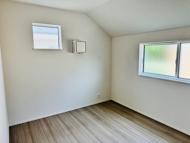 八王子市　下恩方町　新築一戸建て　２４ー１期の子供部屋|～2階6.0帖の洋室　2面採光で明るく風通しの良いお部屋です～