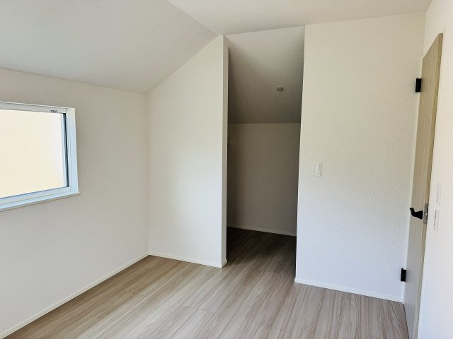 八王子市　下恩方町　新築一戸建て　２４ー１期の収納|～ウォークインクローゼットでお荷物がスッキリ収まります～