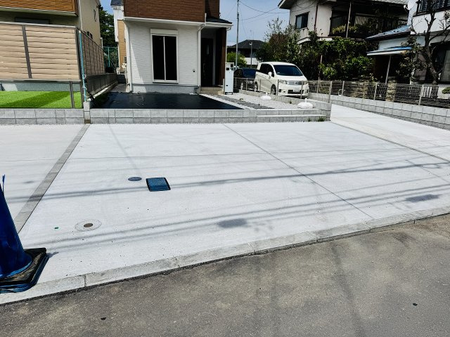 八王子市　下恩方町　新築一戸建て　２４ー１期の駐車場|～並列2台駐車可能カースペース～
