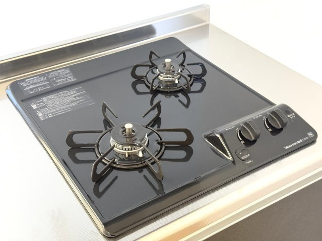 アリエス久留米東のキッチン|料理が焦げ付き始めたら自動で消火する安心安全のガスコンロ