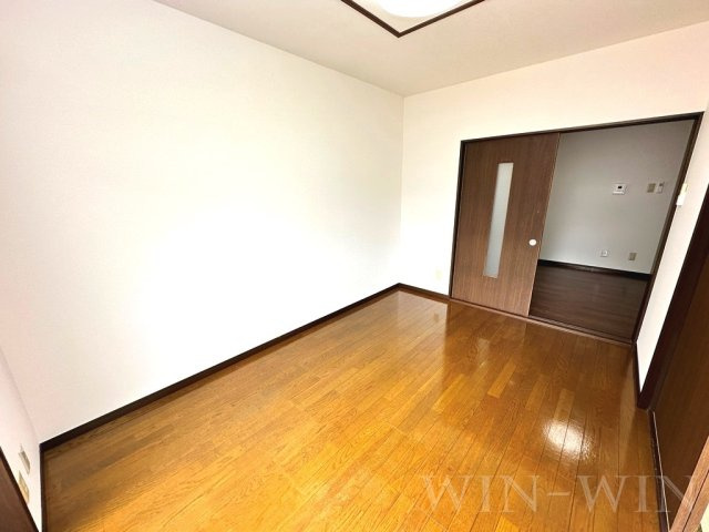 ウイングコート向山 B棟の寝室|イメージ（同建物内別部屋の写真です）