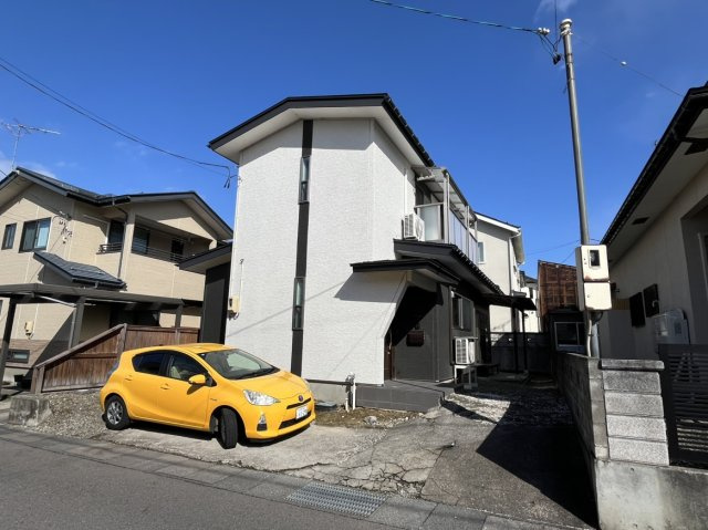 【駐車場】 | 大竹氏貸家（扇町３丁目） | 南側へ傾斜になっています