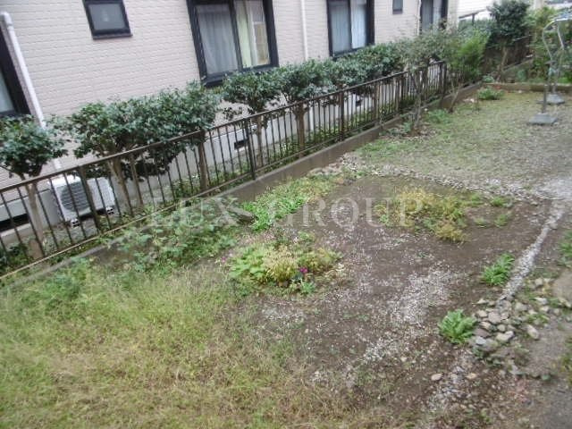 【庭】 | サンパレストミタ