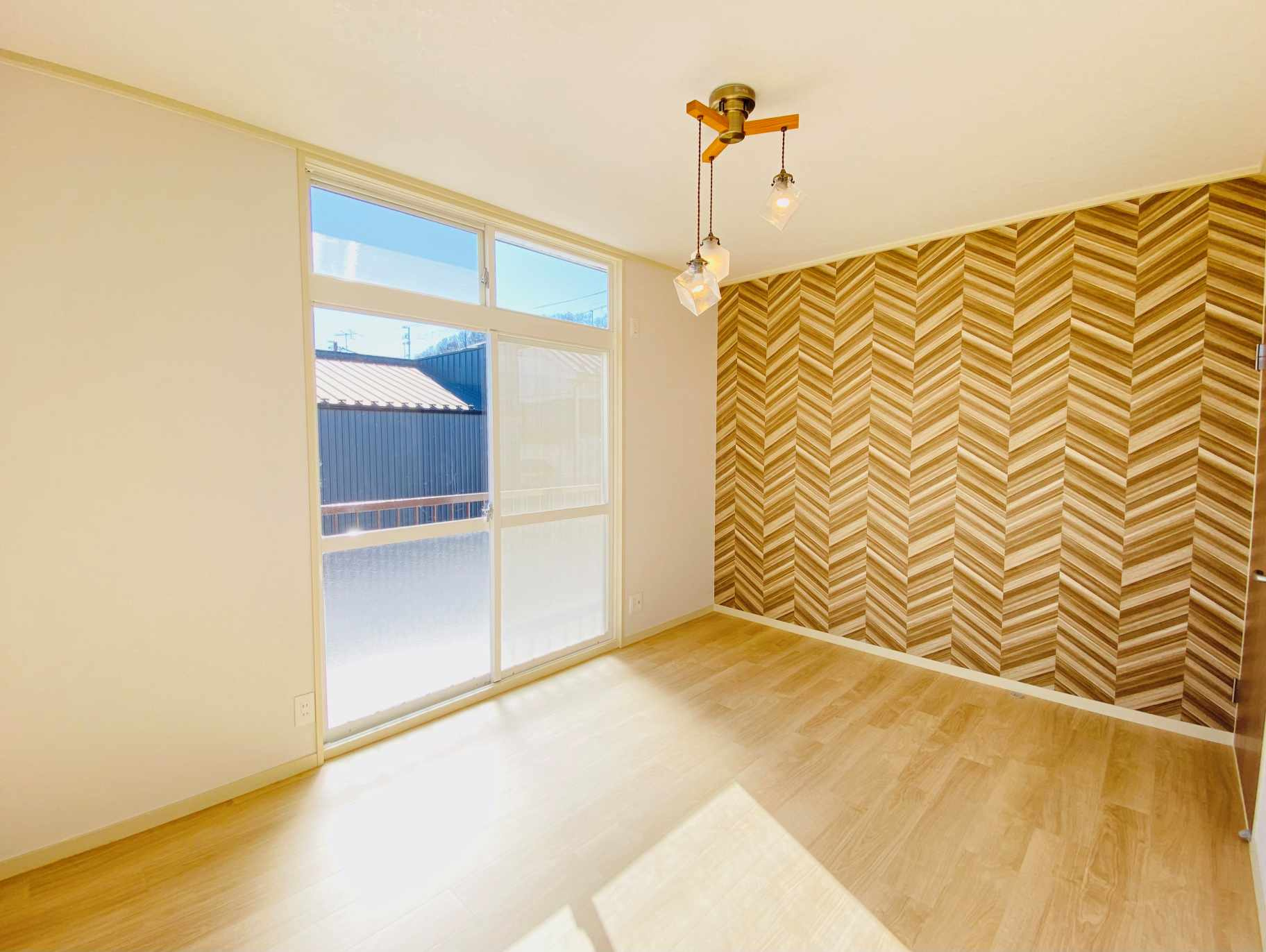 あきる野市草花　リノベーション済中古戸建の洋室|２階洋室