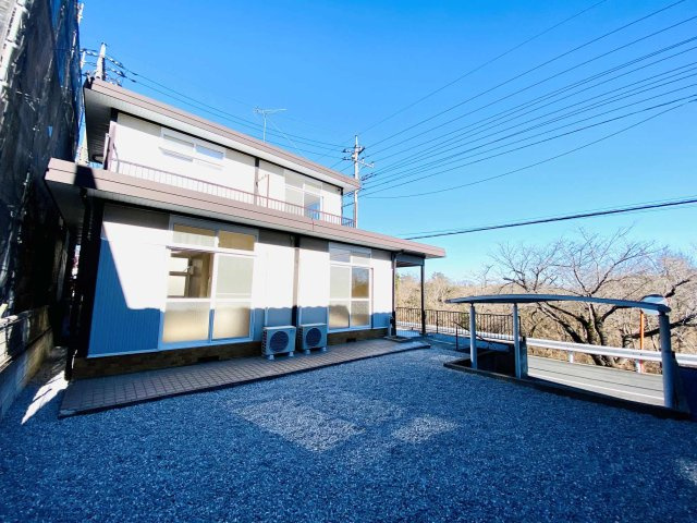 あきる野市草花　リノベーション済中古戸建の外観|お庭も広々しています♪
