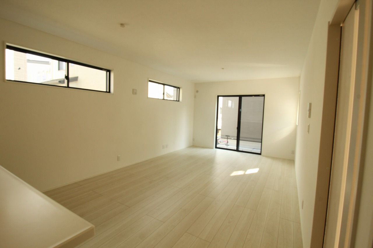 一宮東町　新築戸建　1号棟　【全2区画】の外観|建築中　4ＬＤＫ+ＷＣＬ　建物面積　106.81㎡（約32.31坪）