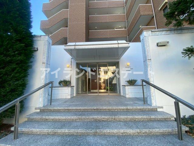 SOCIETY KAKINOKIZAKA ANNEX　敷地内駐車場有　オートロック　ファミリー向けのエントランス
