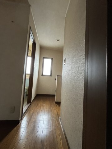 中古住宅　清本町8丁目のその他|2階廊下　中洋室から北へ