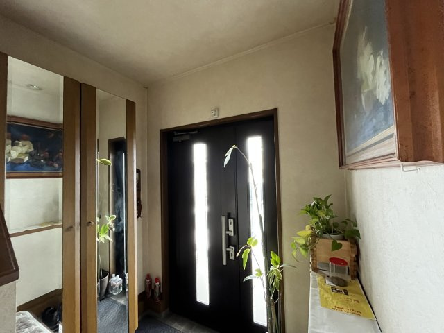 中古住宅　清本町8丁目の玄関|シューズBOX