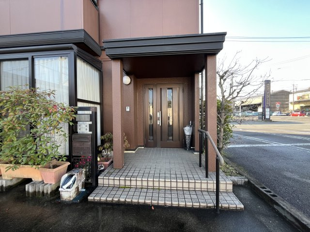 中古住宅　清本町8丁目の玄関|玄関とホール