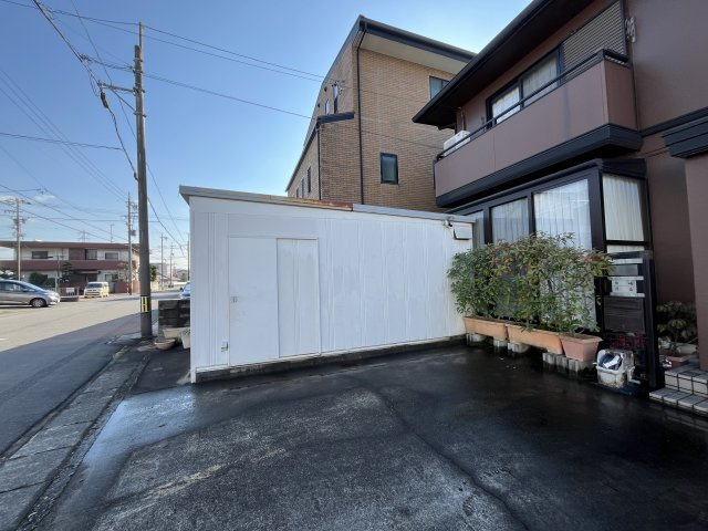 中古住宅　清本町8丁目の駐車場