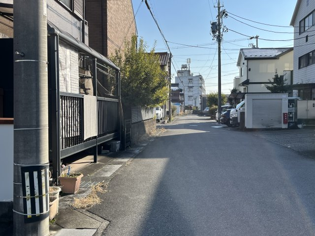 中古住宅　清本町8丁目の前面道路含む現地写真|西側道路　北から