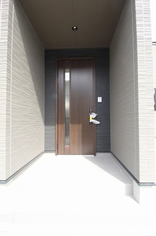 一宮東町　新築戸建　2号棟　【全2区画】の玄関
