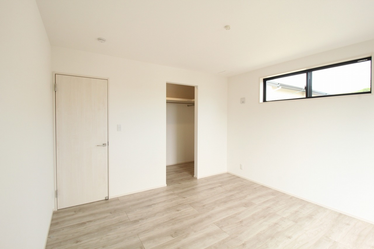 一宮東町　新築戸建　2号棟　【全2区画】の洋室|2Ｆ　南の部屋　8.0帖+ＷＣＬ＋バルコニー