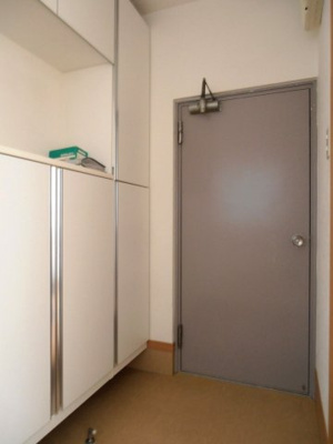 【玄関】 | ゴメイビル