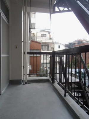 【バルコニー】 | ゴメイビル | 南向き