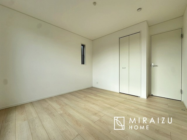 【寝室】 | 平日・休日問わず、いつでもご見学が出来ます♪☆実際に見て、触れて感じる安心のお住まい探しを体験して下さい♪☆物件情報だけでなく、地域の特色などなどエリア情報もお伝え出来たら嬉しいです♪