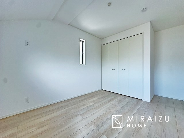 【子供部屋】 | 日当たりの良いお家は嬉しいですよね。それぞれ価値観が分かれる箇所です、実際に内覧して日当たりの心地よさをご体感下さいね♪